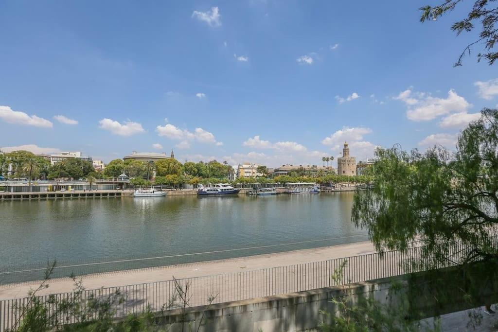 Riverwalk Suites - Puente Triana 세비야 외부 사진